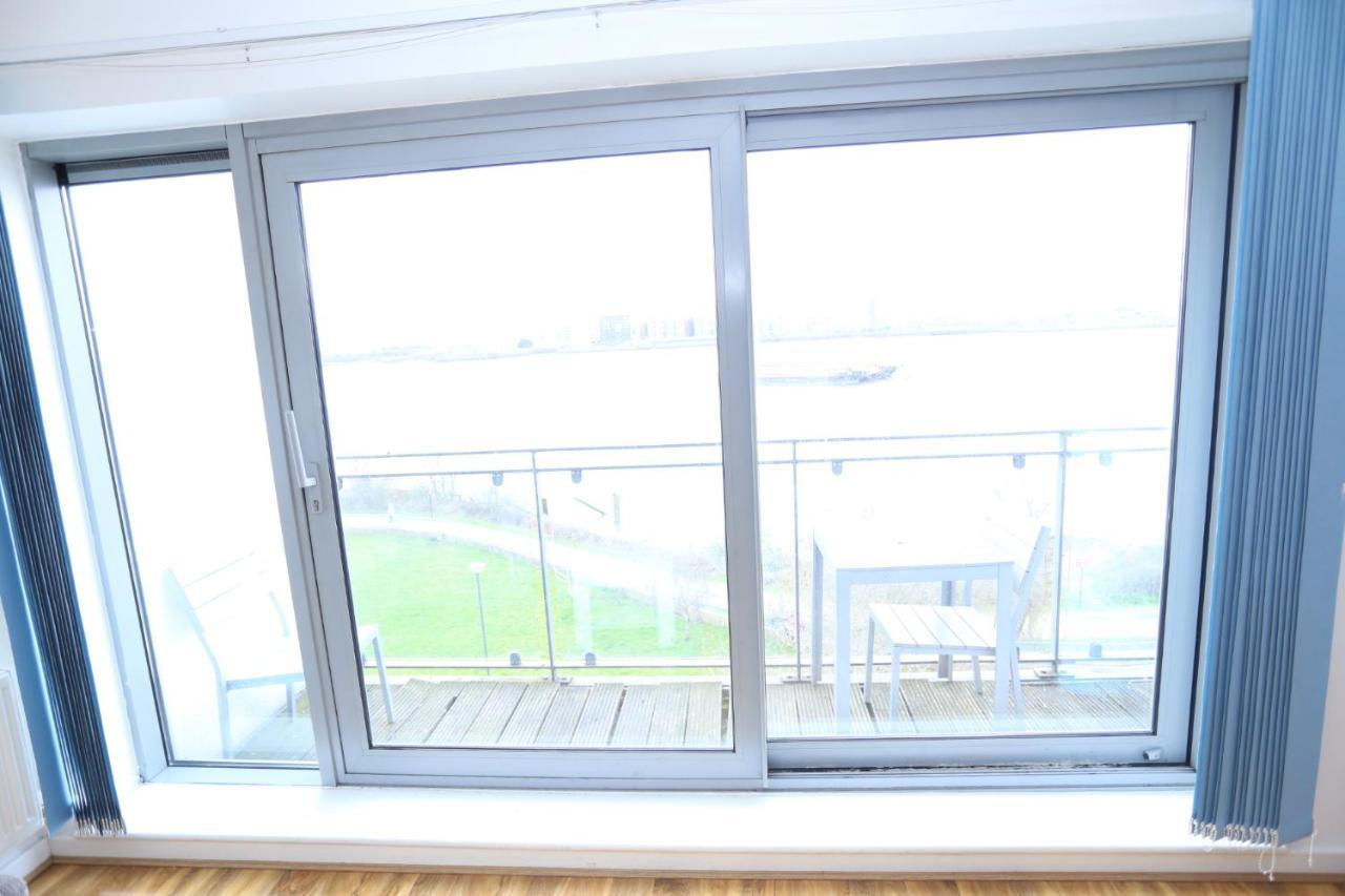 Lovely 2 Bed 2 Toilet Hill House River View Apartment Londres Exterior foto