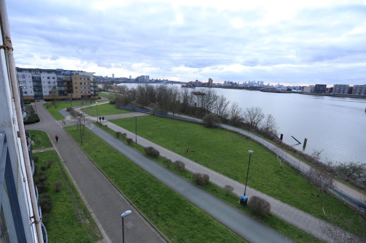 Lovely 2 Bed 2 Toilet Hill House River View Apartment Londres Exterior foto